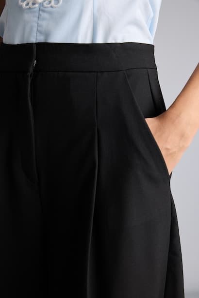High-Waisted Wide Leg Pleated Shorts Capri (٤)