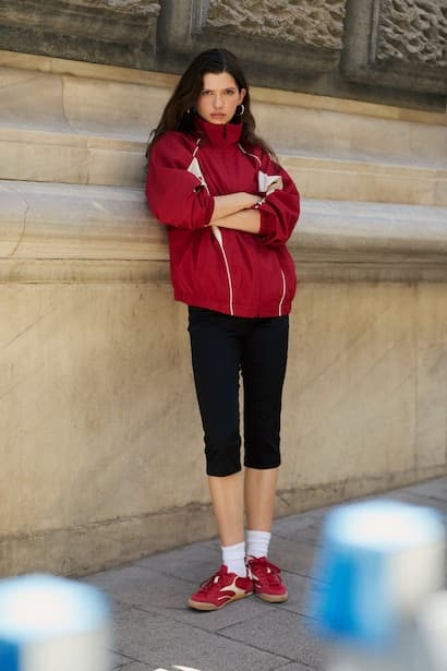 Fitted Mid-Rise Cropped Trousers