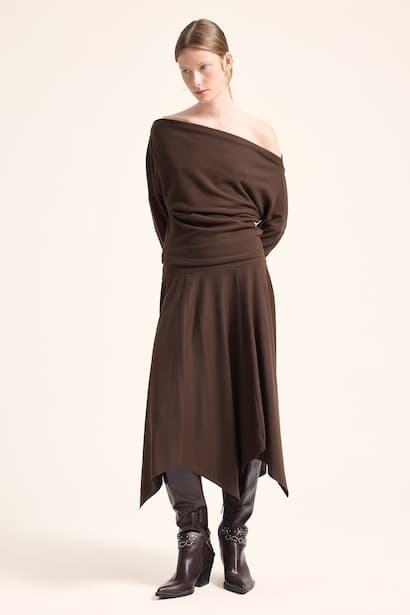 Slim Fit One-Shoulder Draped Basic T-Shirt (2)