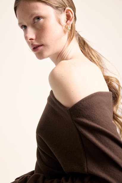 Slim Fit One-Shoulder Draped Basic T-Shirt (3)