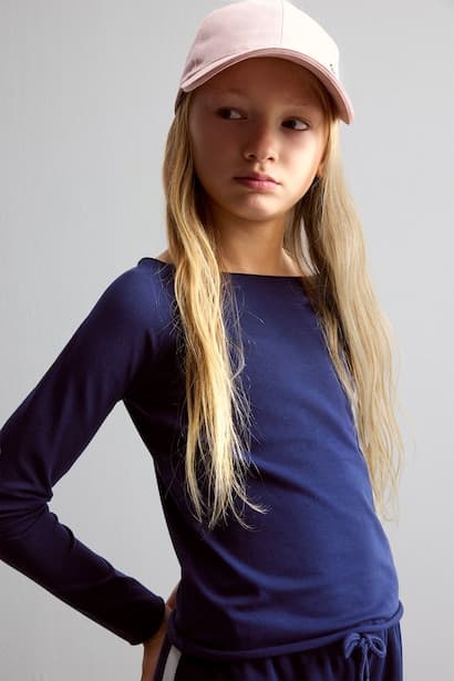 Girl Slim Fit Basic Wide Collar Raglan Sleeves T-Shirt