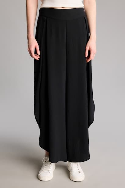 Regular Waist Pleated Aerobin Capri Pants (٣)