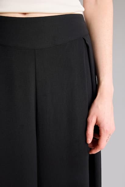 Regular Waist Pleated Aerobin Capri Pants (٤)