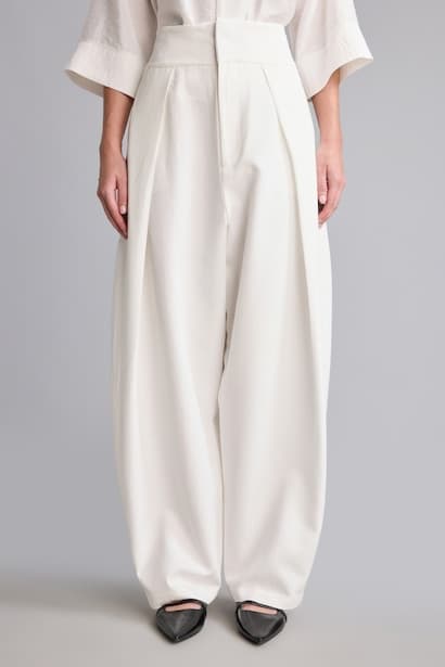 Barrel Fit Linen Blend Regular Waist Trousers (٣)