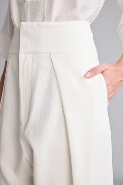 Barrel Fit Linen Blend Regular Waist Trousers (٤)