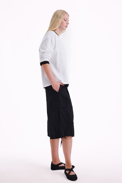 Elastic Waist Cargo Bermuda Shorts (٢)