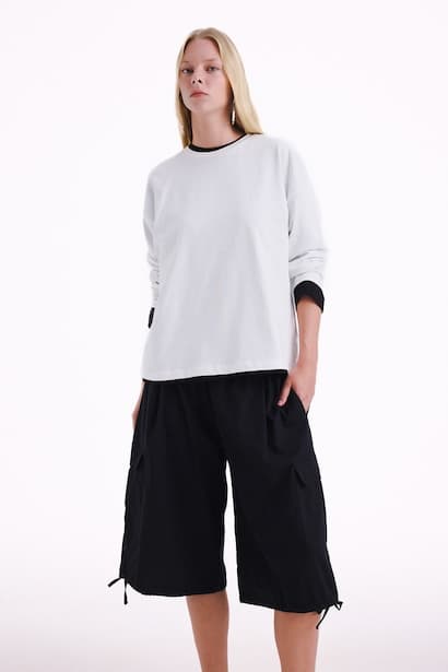 Elastic Waist Cargo Bermuda Shorts (٣)