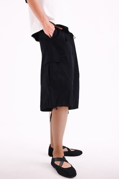 Elastic Waist Cargo Bermuda Shorts (٤)