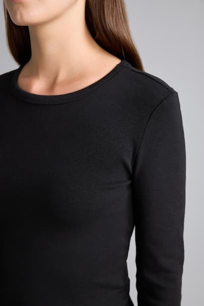 Fitted Ribbed Basic Long Sleeve T-Shirt (٤)