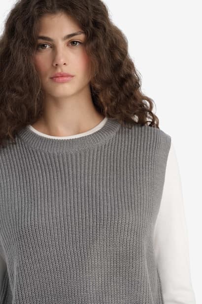 Oversize Fit Crew Neck Knit Sweater (4)