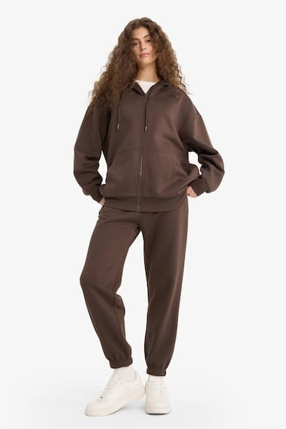 Jogger Fit Elastic Banded Leg Thick Fabric Trousers (٣)