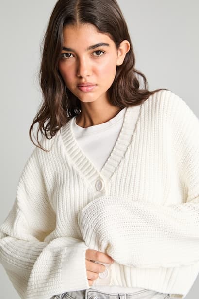 Regular Fit Basic V-Neck Knit Button-Up Cardigan (٤)
