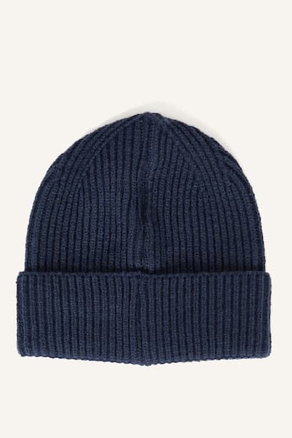 Man Woven Label Beanie (3)