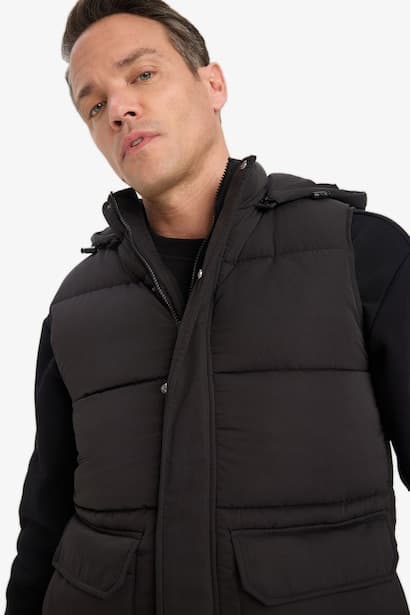 Waterproof Regular Fit Puffer Vest (4)