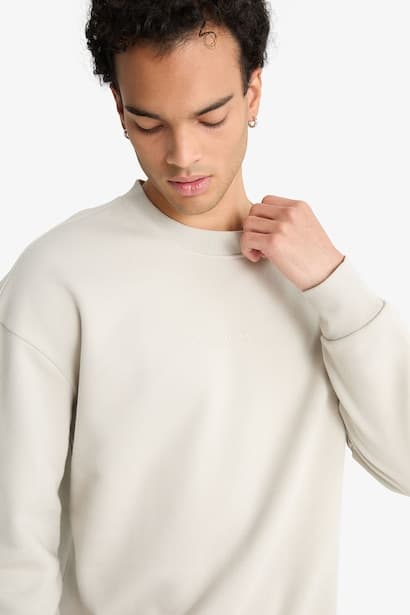 Boxy Fit Printed Long Sleeve Sweatshirt (٤)
