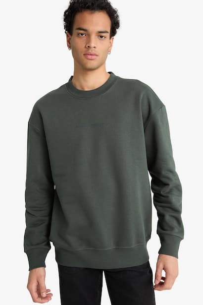 Boxy Fit Printed Long Sleeve Sweatshirt (٣)