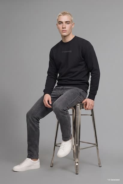 Boxy Fit Printed Crew Neck Sweatshirt (٤)