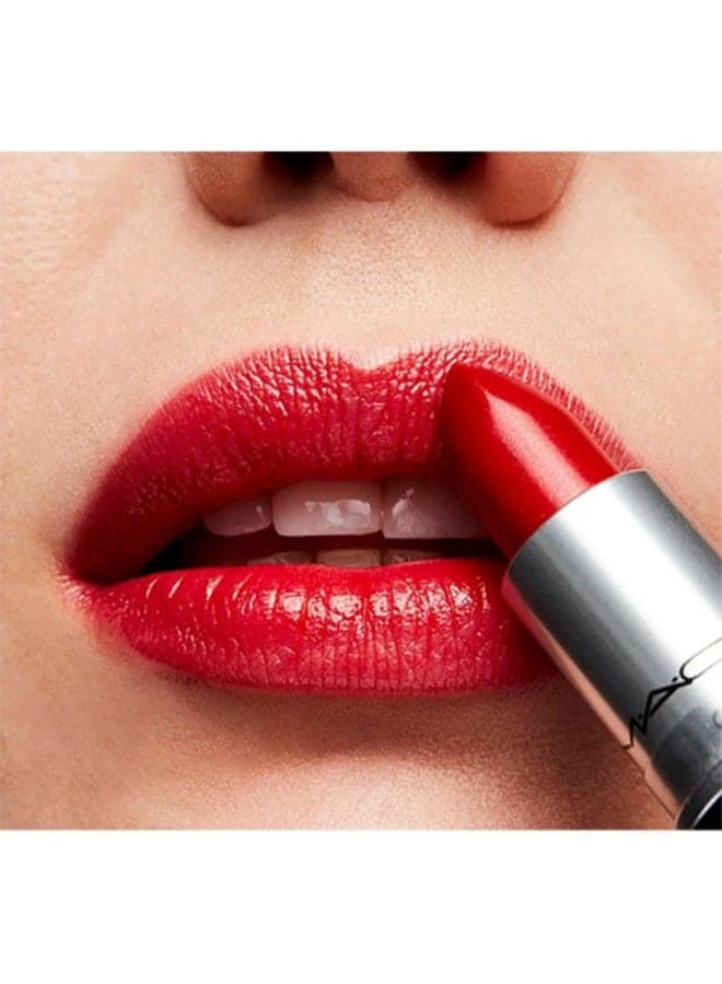 Colour Riche Collection Exclusive Matte Lipstick Julianne's Red 401 (3)
