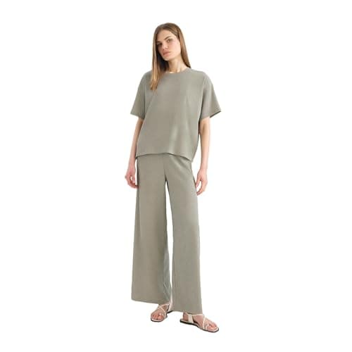DeFacto Woman Relax Fit Crew Neck Short Sleeve Casual Knitted Short Sleeve T-Shirt E3406AX,Light Khaki XXL String light