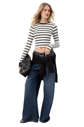 Trendyol Womens Schwarz Striped Premium Viscose Soft Fabric Fitted Crop Stretchy Knitted Blouse Twoaw24bz00048 Blouse (pack of 1)