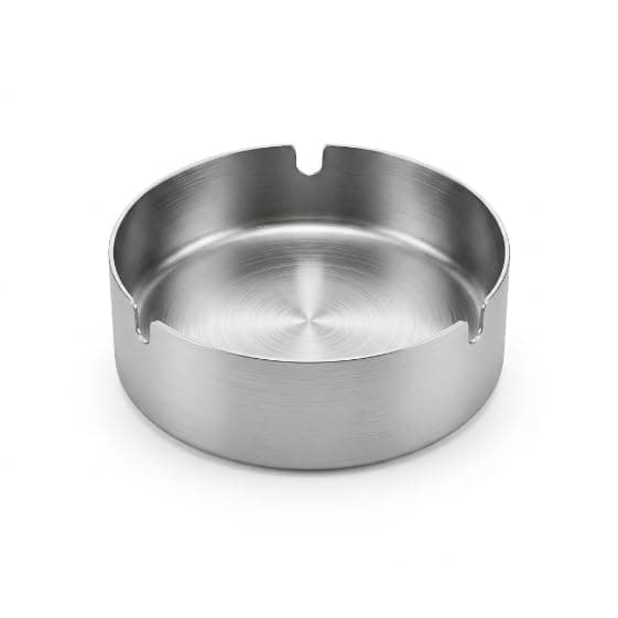 Silver Metal Ashtray with Stylish and Practical Design, Suitable for Use on Tables and Various Surfaces, Modern Appearance, Easy to Place and Clean, Suitable for Home, Office, Outdoors.