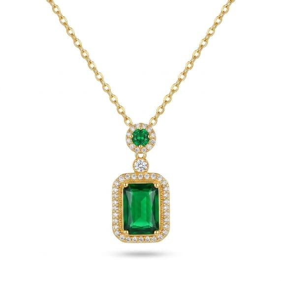 Emerald Necklace for Women Stylish Green Stainless Steel Chain Necklace Adds Luxury and Attractive, Suitable for Daily Use and Occasions Easy to Match Various Outfits.