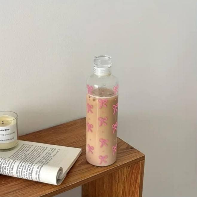 Generic Glass water bottle, Suitable for cold drinks and juices, Great for university, work, or the gym, 750 ml capacity, .ht