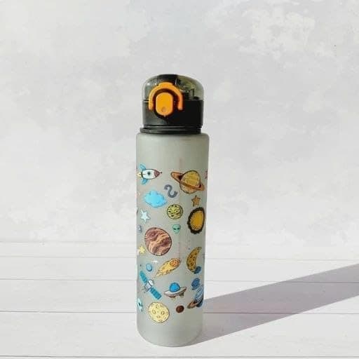 Generic Acrylic water bottle,Features a push-button opening, a locking mechanism, and a carrying loop with a satin ribbon,Suitable for school, sports clubs, and trips,Capacity: 800 ml,Multicolor, .db