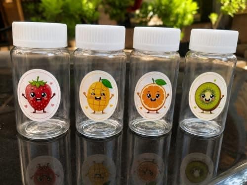Generic This 135ml juice bottle is specially designed for children to use, A secure, leak-proof cap., A tight squeeze closure keeps juice inside the bottle without any leaks, includes 4 pieces ar