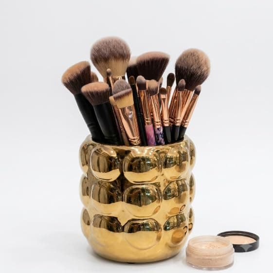MAKEUP Porcelain Brush Holder Gold Color combines practicality and elegant shape, suitable for arranging brushes and small tools, adds a luxurious touch and decor for office or home. Toothbrush holder