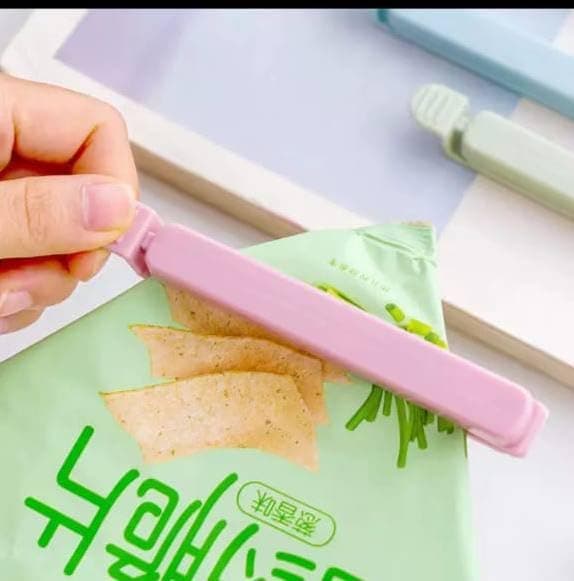Generic Food Sealing Clips Set,one pack containing 6 pieces, Airtight Seal for Kitchen Storage, Keeps Snacks and Ingredients Fresh, Multiple Colours. Paper clip clamp