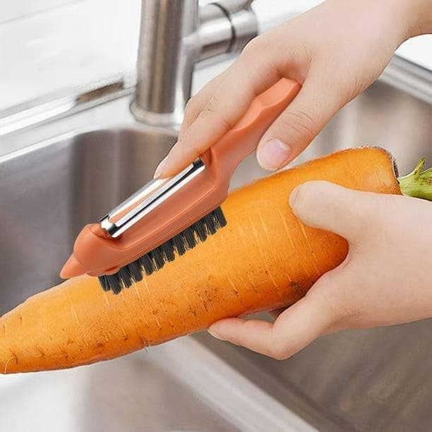 Generic 2-in-1 Vegetable Peeler and Cleaning Brush, Stainless Steel Blade, with Built-In Scrub Brush, 19.5 cm, .rom
