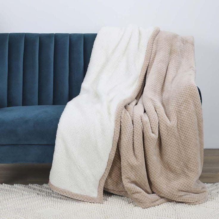 Generic Faux Fur Quilt Cover, Reversible Sherpa Fleece Blanket, Beige and Cream, 220 x 240 cm .sr