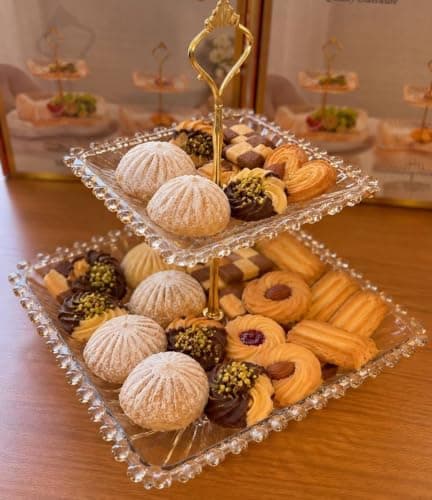 Generic Honey-colored crystal glass serving stand, Suitable for cookies, biscuits, and sweets, Ideal for snacks and nuts, .rom