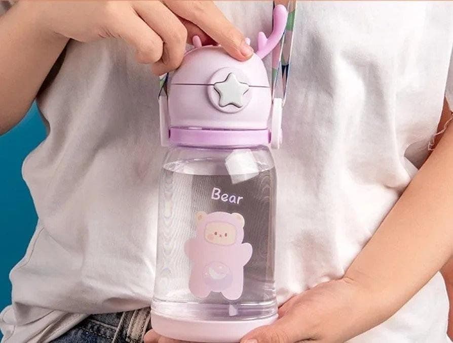 Generic Water bottle,Features a silicone straw,Made of pure acrylic,Safe and healthy for children,Airtight and leak-proof,Equipped with a carrying strap,600 ml capacity,Multicolor, .db