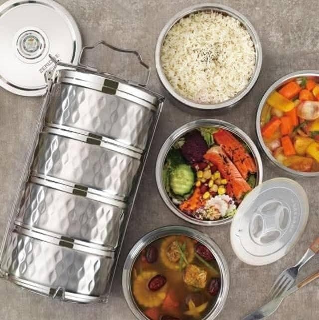 Generic 4-Tier Cylindrical Food Container Set,Designed for soups and liquids,Made entirely of rust-resistant stainless steel,Double-walled thermal insulation,Sturdy handle,14 cm diameter, .db