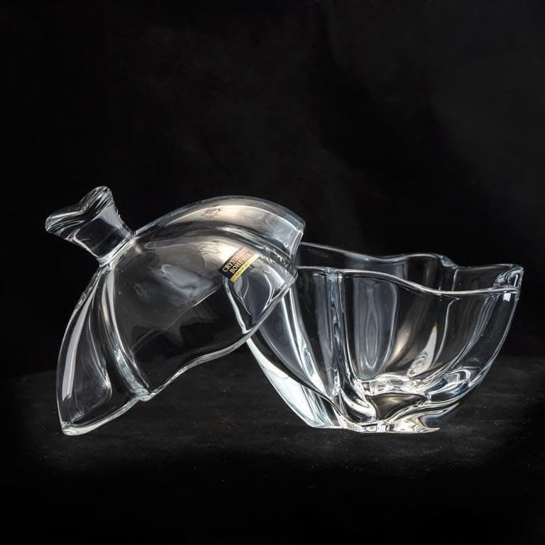 Generic Clear Glass Bonbonniere with Lid, Elegant Decorative Candy Dish for Chocolates and Nuts .mk Food storage container