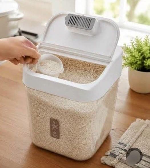 Generic Plastic storage containers for rice and legumes,Includes a measuring cup for easy use,Stylish and practical design; saves space,keeps everything clearly,Capacity: approximately 9 liters, .bak Food storage container