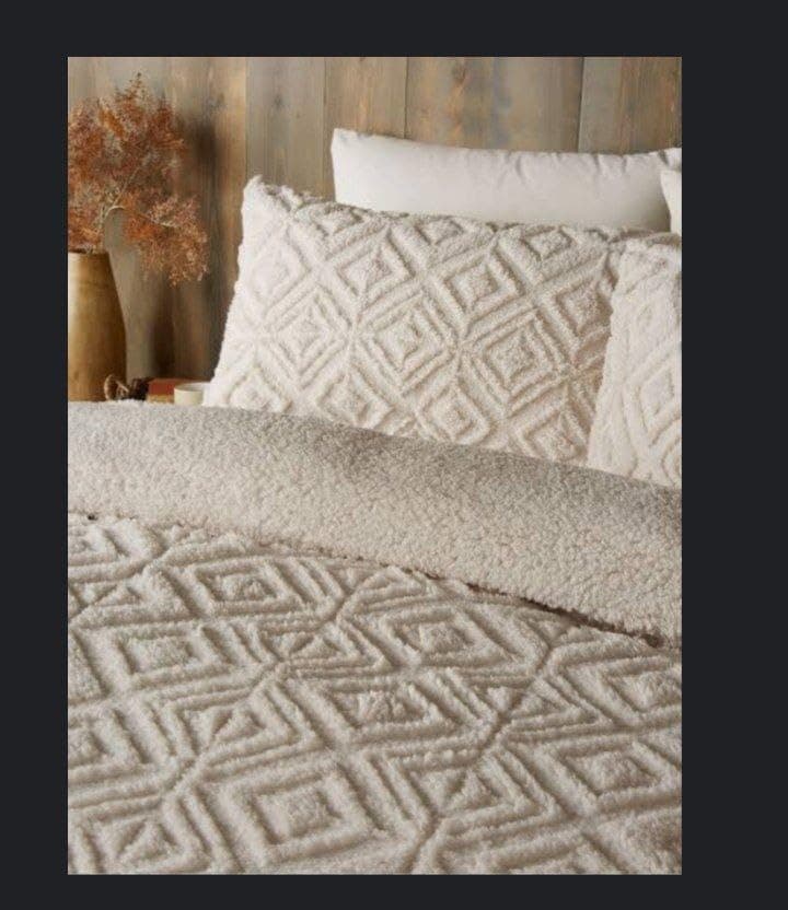 Generic Triangular Faux Fur Duvet Cover with Zipper, Reversible Blanket, White and Beige, 220x240 cm .sr