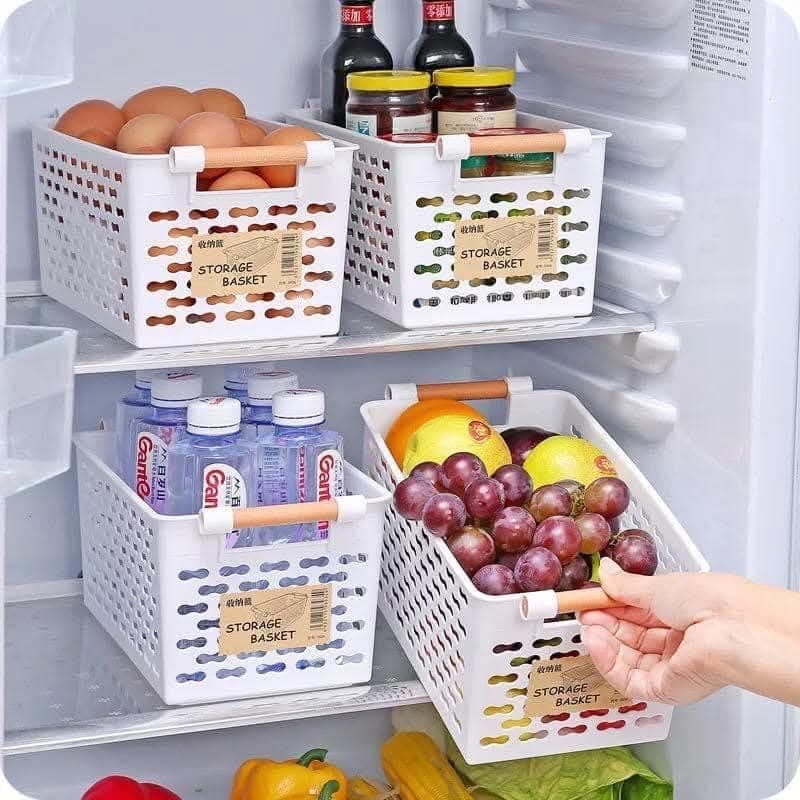 Generic Plastic Storage Basket with Wooden Handles, White, 30 x 13 x 16 cm, for Kitchen, Fridge and Home Organisation, .kl