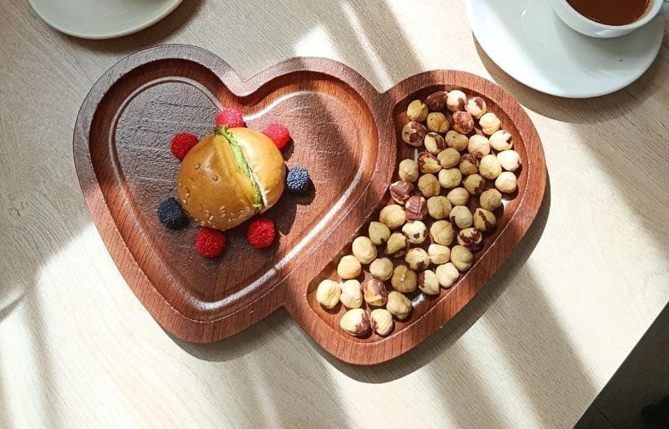 Generic Imported wooden serving tray, Water-resistant finish, Dimensions: 26.5 x 20.5 cm, .sa