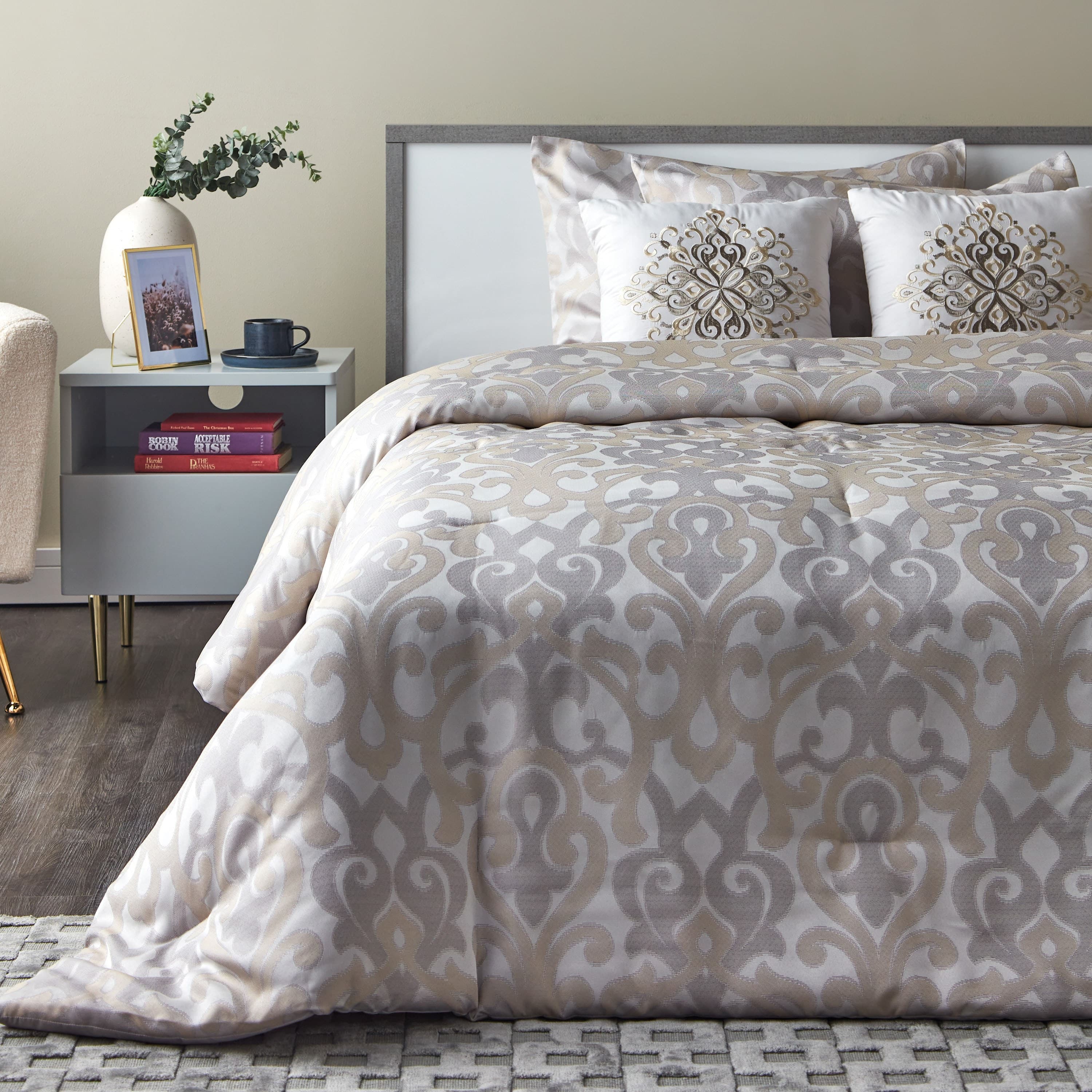 Minuet 5-Piece Super King Jacquard Comforter Set - 250x260 cm