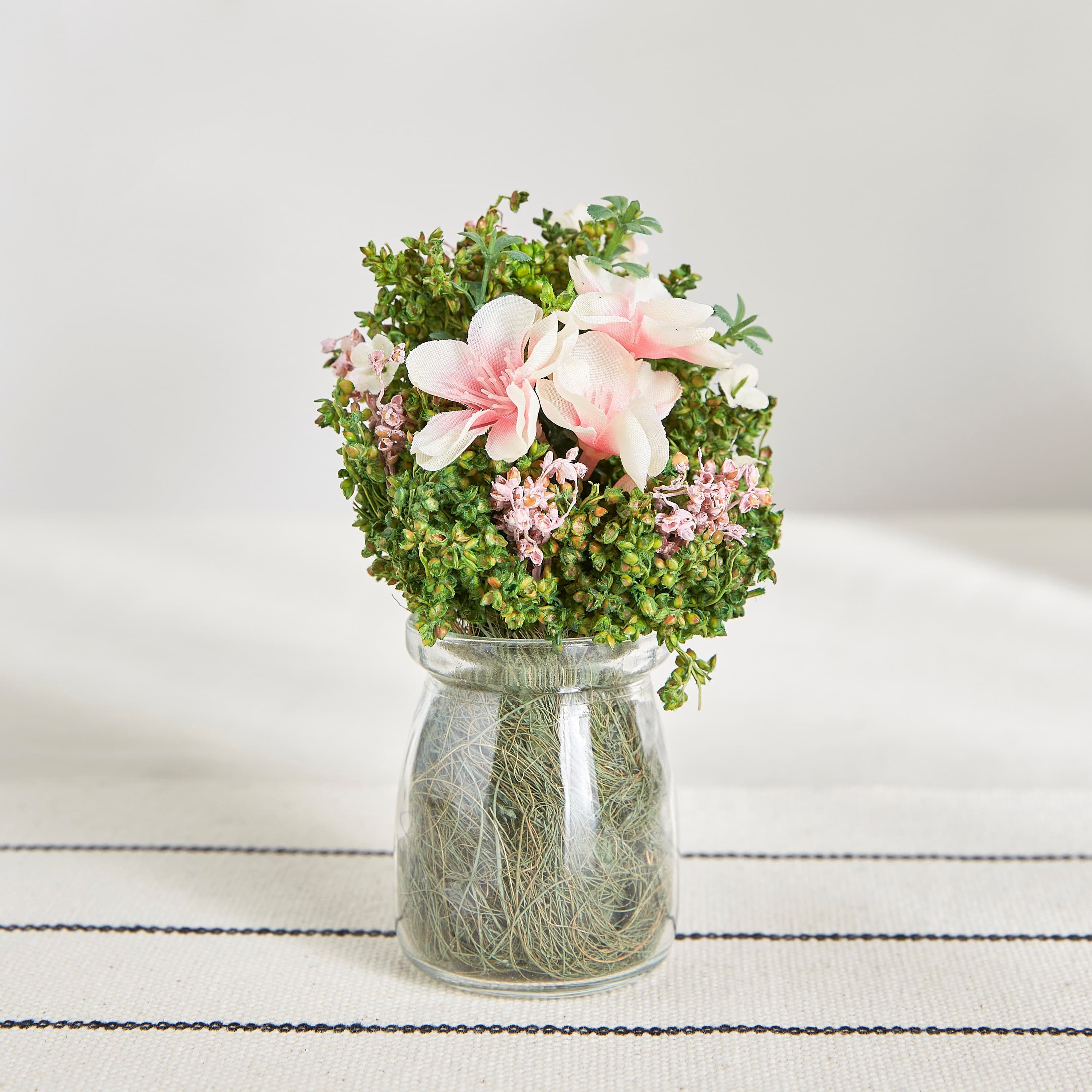 Lille Mixed Flowers in Glass Pot - 16 cm Stems, Flowers & Arrangements