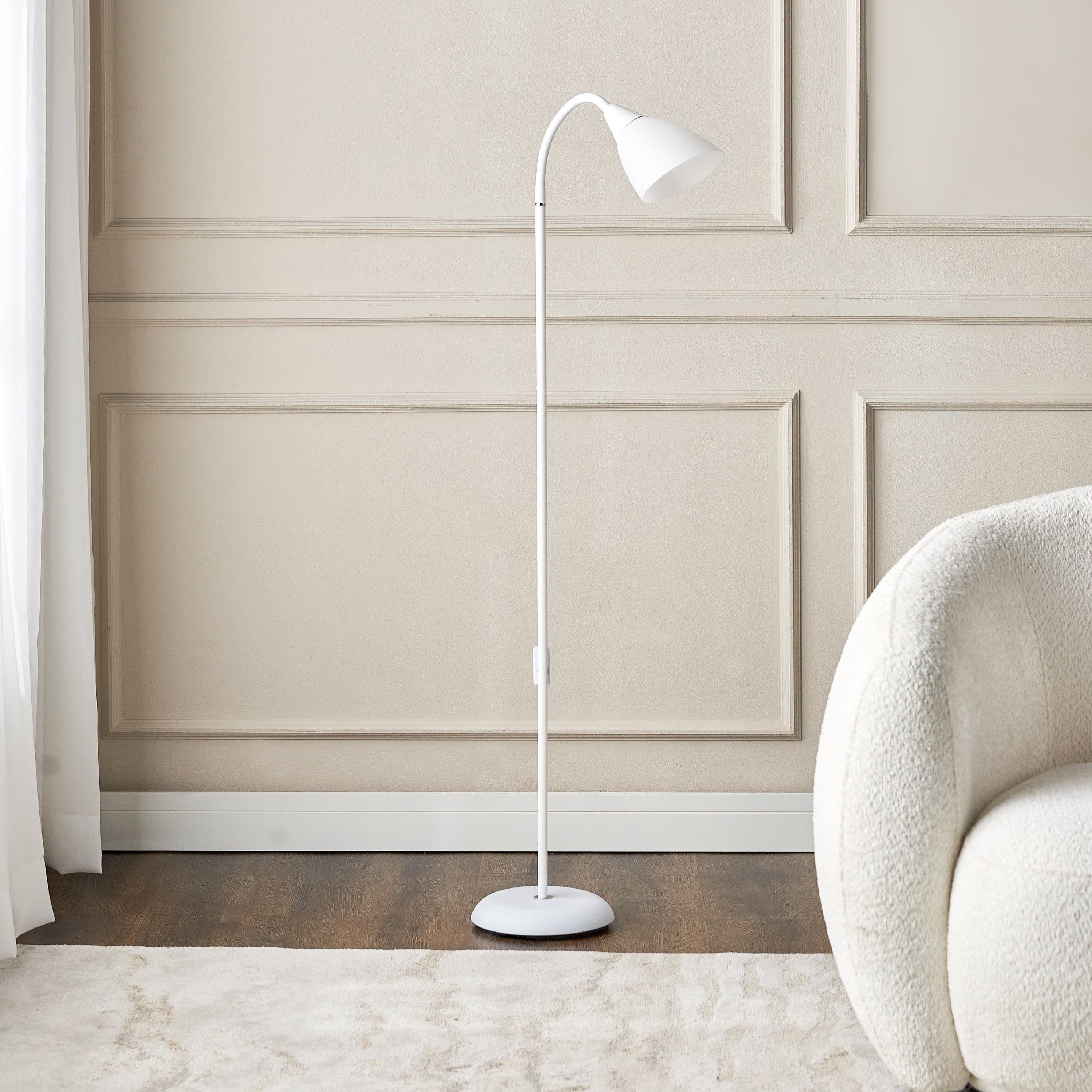 Tyche Metal Floor Lamp - 145 cm Lighting
