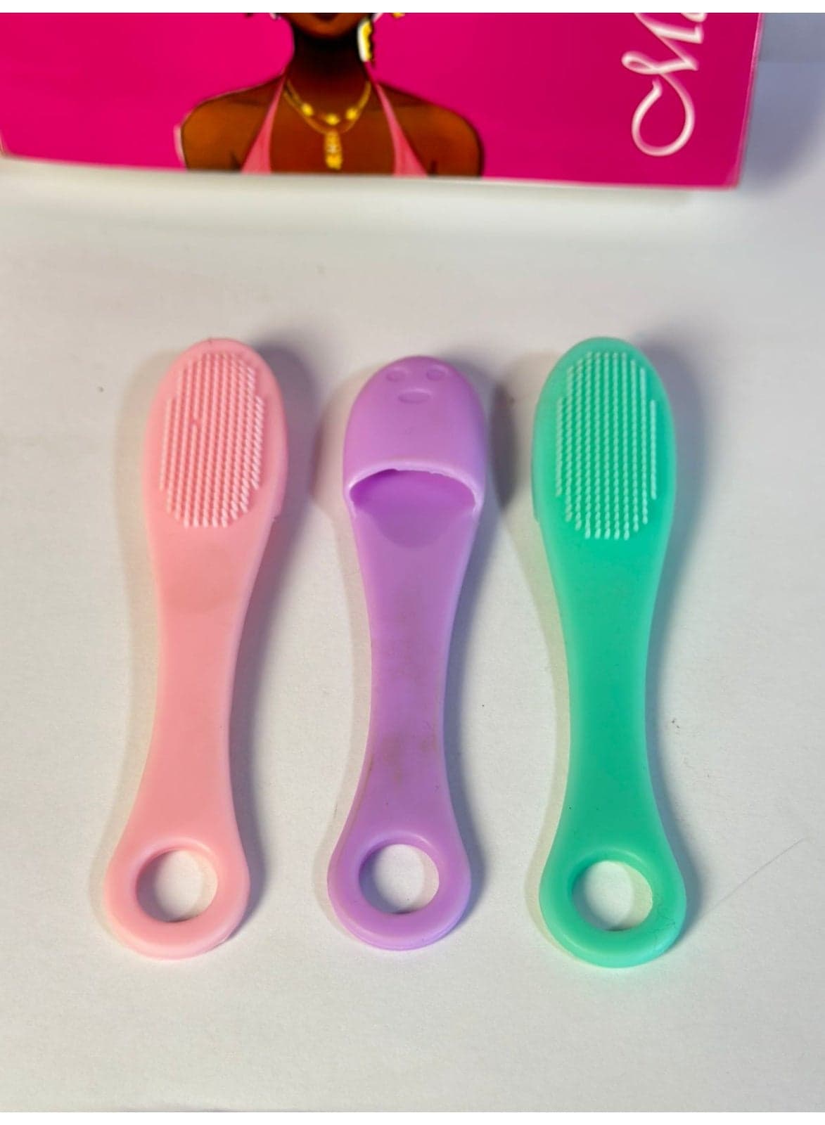 maya Exfoliating Brush - Soft Silicone Tool for Gentle Facial Cleansing and Massage for Glowing Skin (3pcs) (٢)