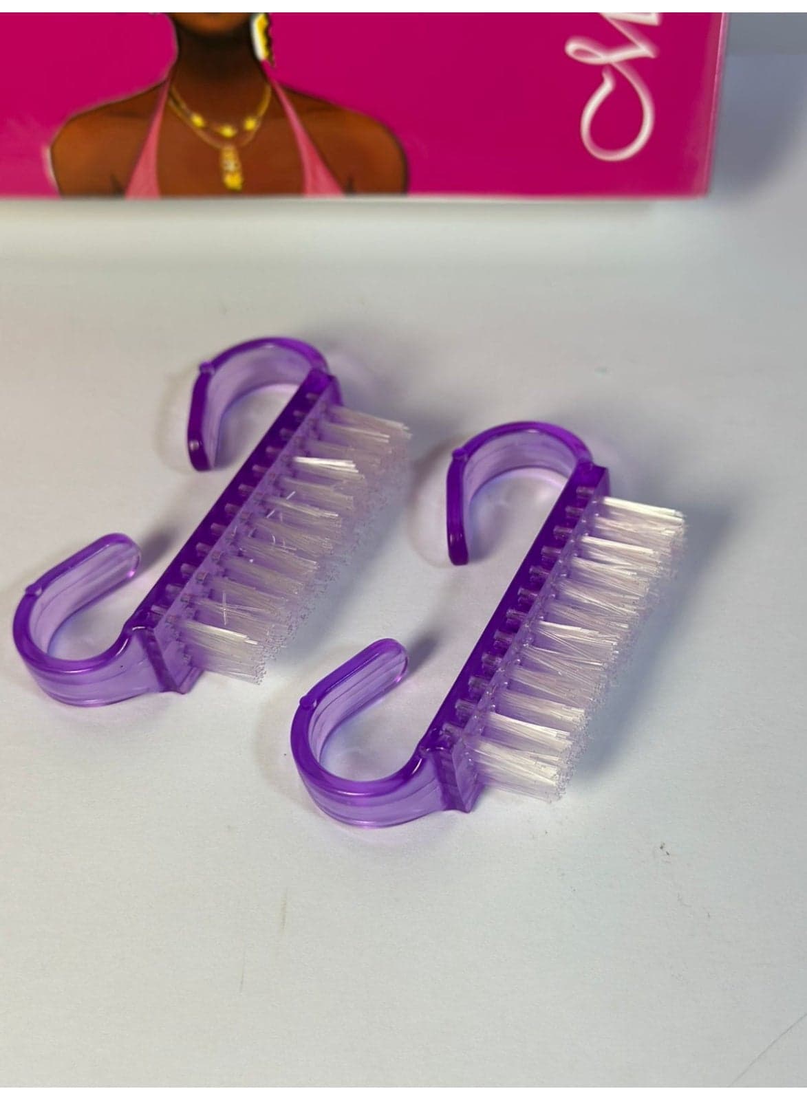 maya accessories 2Pcs Handle Grip Nail Brush Fingernail Cleaner Pedicure Scrub Foot Brushes Toes Cleaning Tool Kit may vary color Makeup Tools & Accessories (٣)