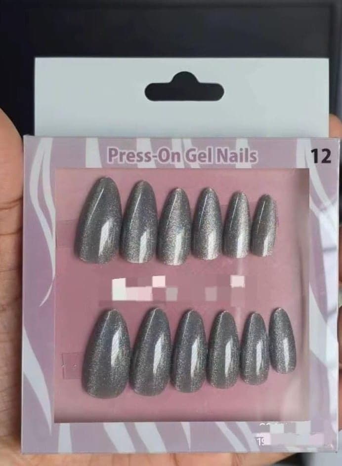 12 pieces of medium-sized acrylic false nails with one sheet of double-sided adhesive Press On False Nails