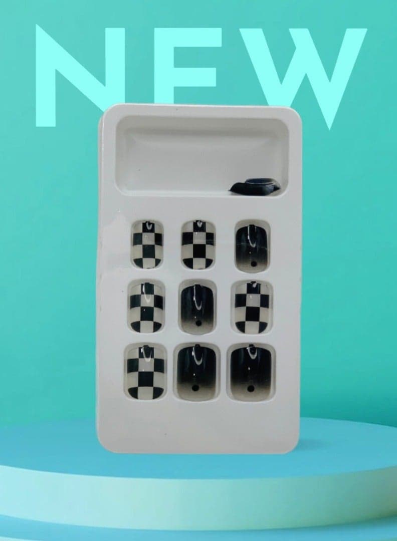 Easy-Apply Fake Nails - 12 pcs for a Stunning Look Press On False Nails (٦)