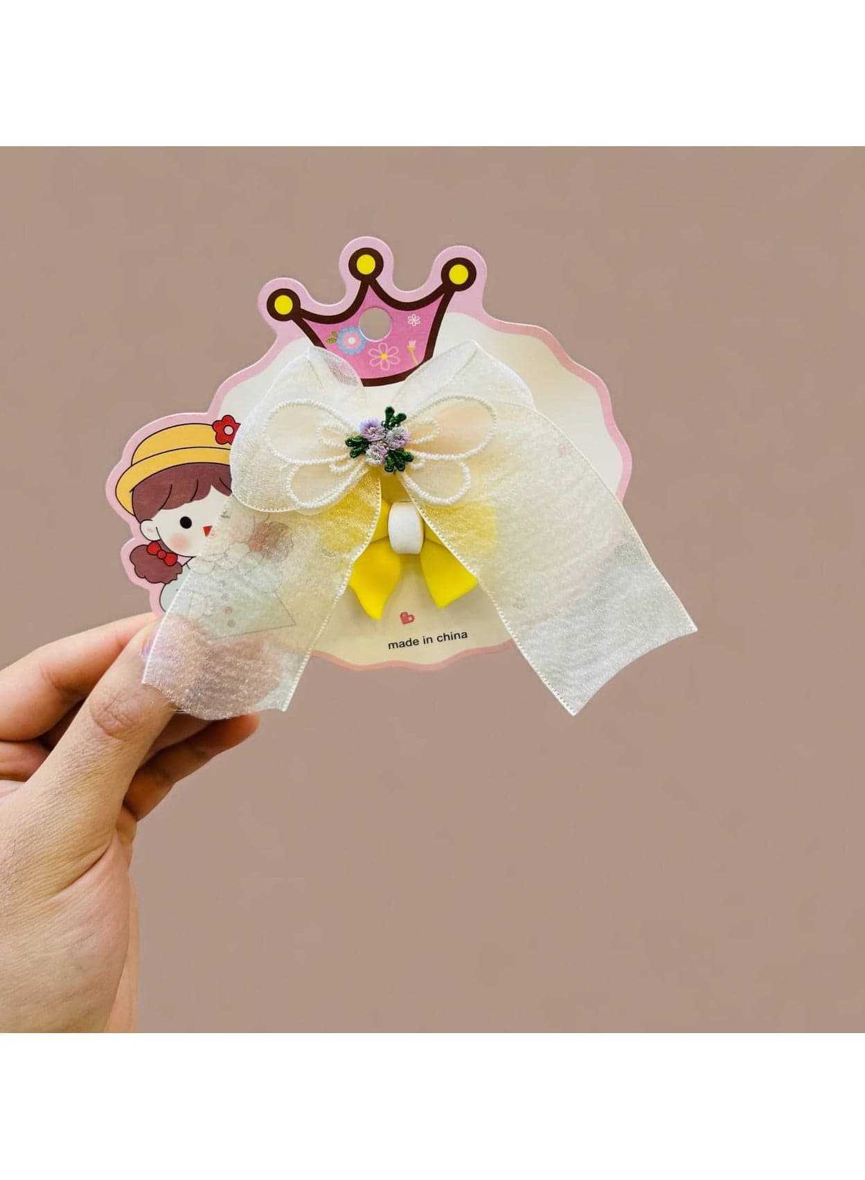 Bow Hair Clip with a Soft and Delicate Design! A charming touch to your little one’s elegance, adding beauty to her hairstyle and keeping the hair in place with a cute and trendy style! 💕