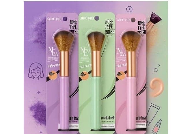 Makeup Brush for Applying and Blending Cosmetics, Soft Dense Bristles, Comfortable Easy-to-Use Handle, Suitable for Everyday Makeup, Assorted Colors (Color May Vary) Arts & Craft Brushes (٤)